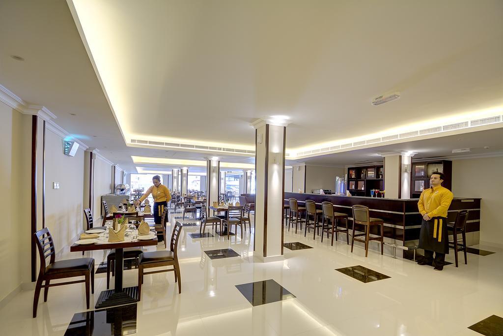 Ajman Beach Hotel Eksteriør billede