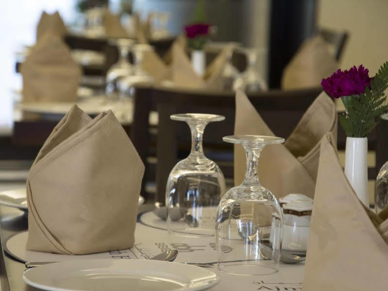 Ajman Beach Hotel Eksteriør billede