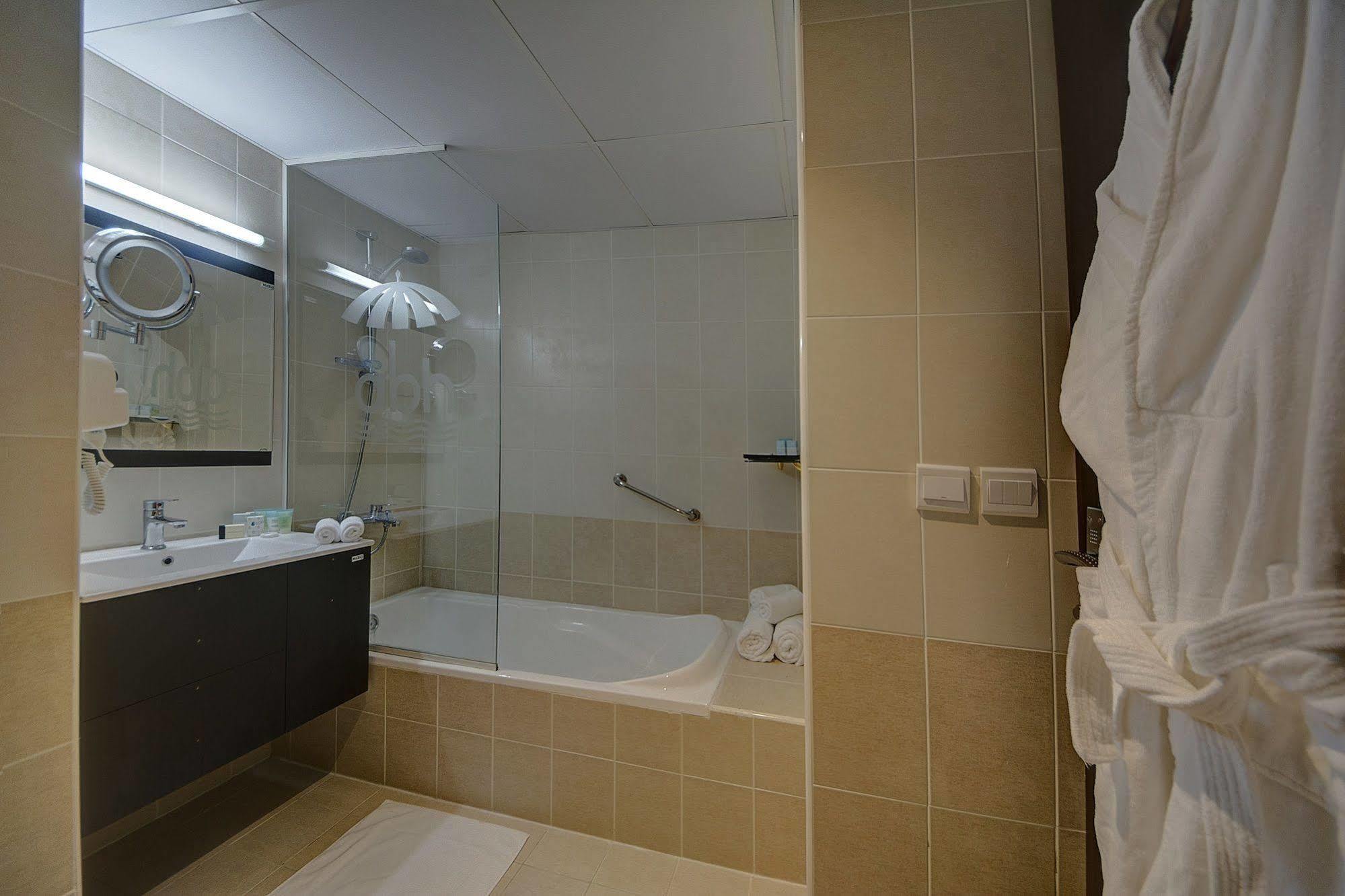 Ajman Beach Hotel Eksteriør billede