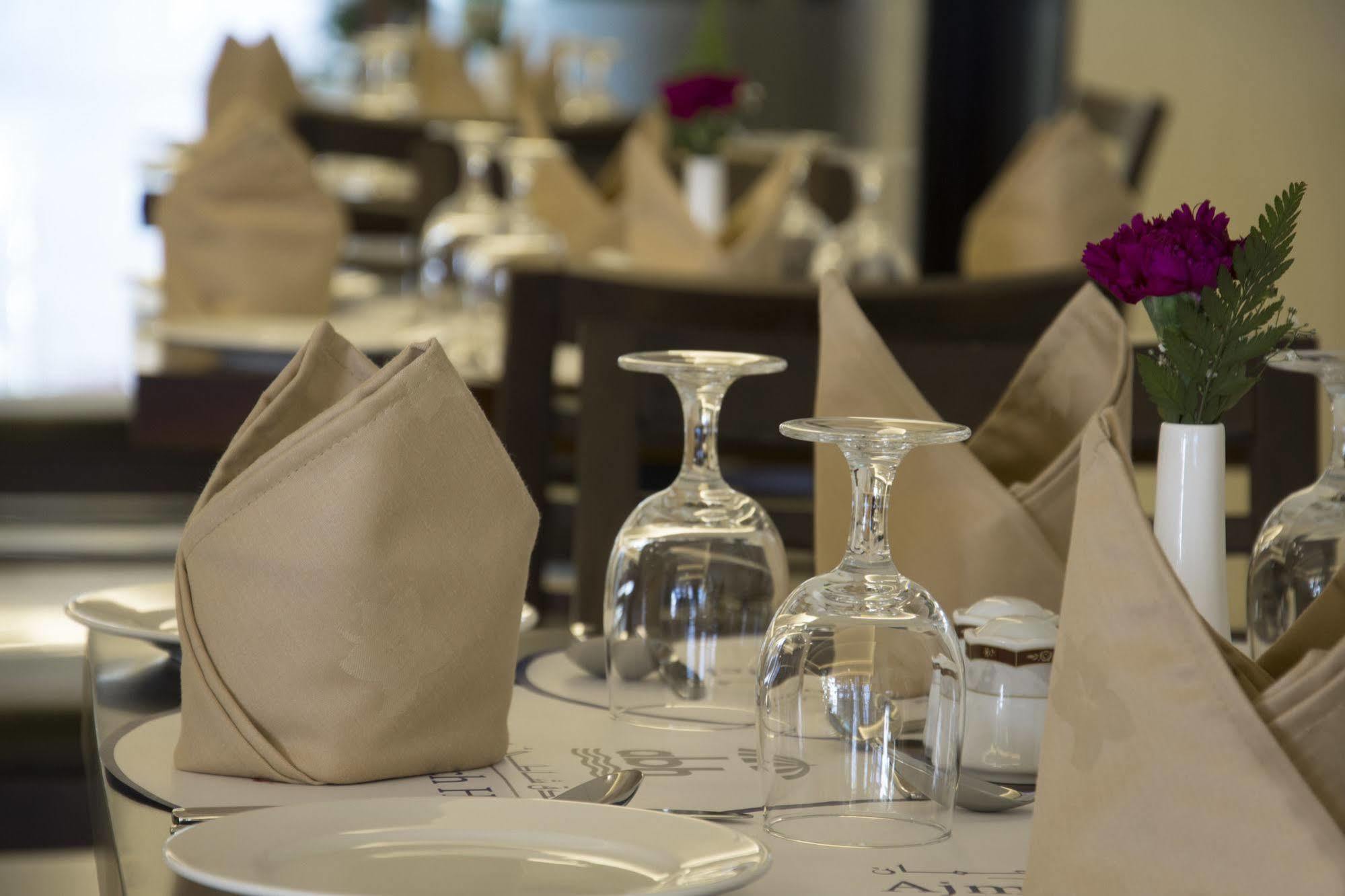 Ajman Beach Hotel Eksteriør billede