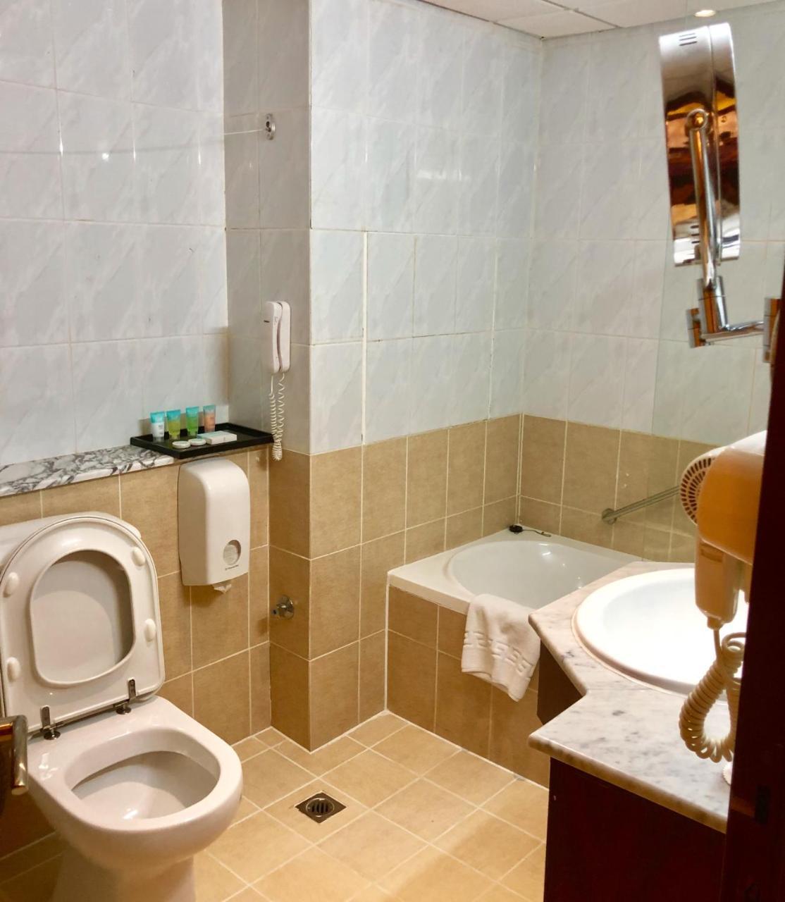 Ajman Beach Hotel Eksteriør billede